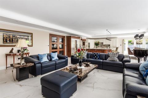 undefined, Lunghurst Road, Woldingham, Caterham, Surrey, CR3
