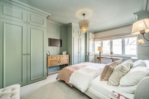 27 Bernard Avenue, London, W13 9TG