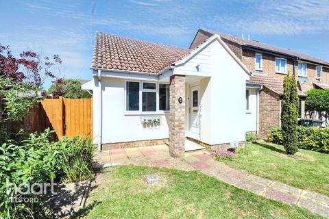 2 bedroom semi-detached bungalow to rent, Washburn Close, Bedford
