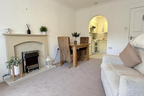 1 bedroom retirement property for sale, Oxford Court Oxford Road, Ansdell, Lytham St Annes
