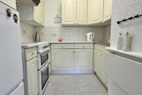 1 bedroom retirement property for sale, Oxford Court Oxford Road, Ansdell, Lytham St Annes