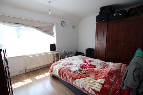 3 bedroom terraced house for sale, Castleton Road, London SE9