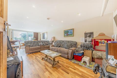 11 Barnes Avenue, Westbrook, Margate, CT9 5EQ