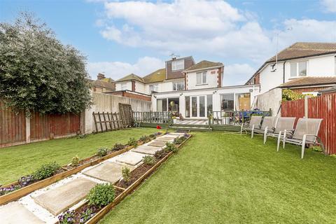 11 Barnes Avenue, Westbrook, Margate, CT9 5EQ