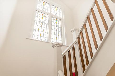 11 Barnes Avenue, Westbrook, Margate, CT9 5EQ