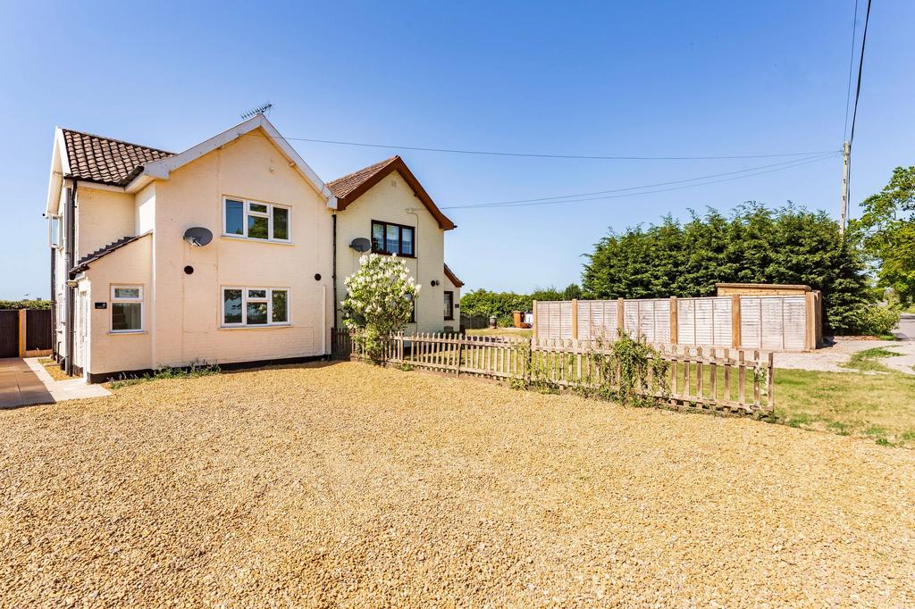Mautby Map Mautby Lane, Filby, NR29 3 bed semi-detached house - £1,200 pcm (£277 pw)