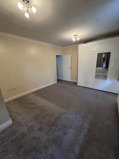 5 bedroom semi-detached house to rent, Crown Woods Way, London SE9