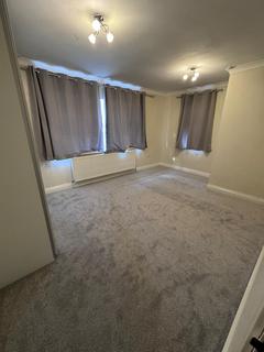 5 bedroom semi-detached house to rent, Crown Woods Way, London SE9