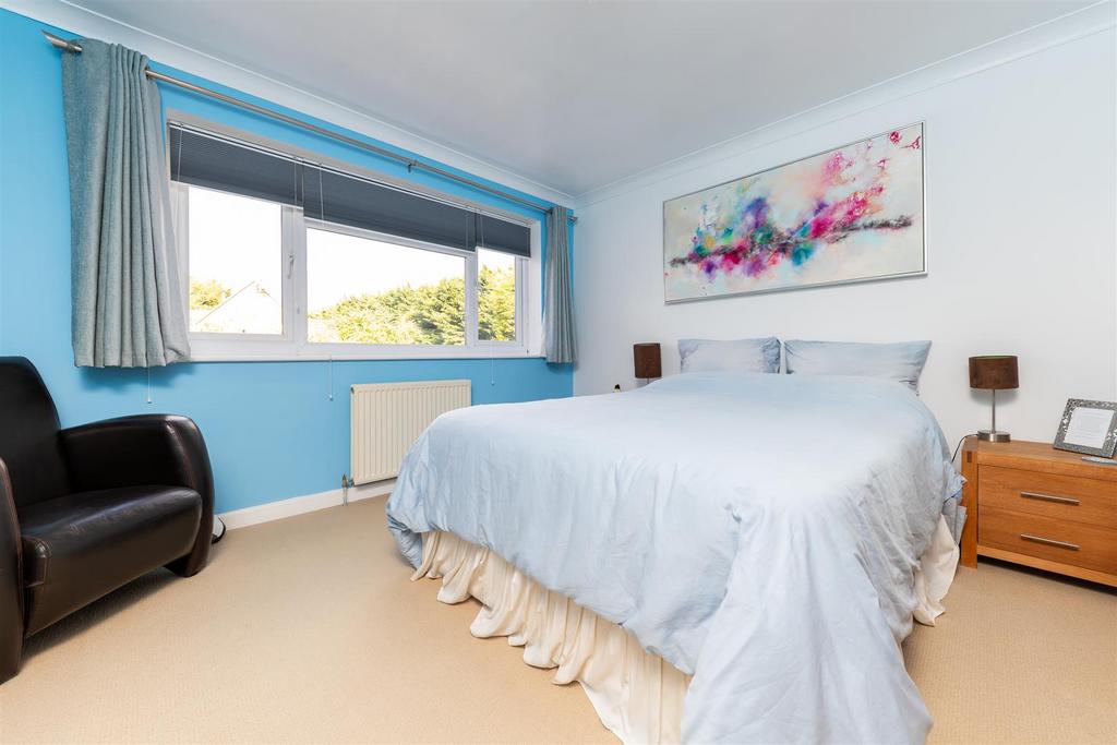 Bed 1.jpg
