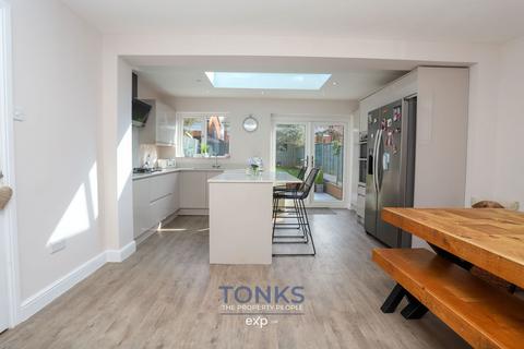10 Collins Close, Quinton, Birmingham, B32 1BN