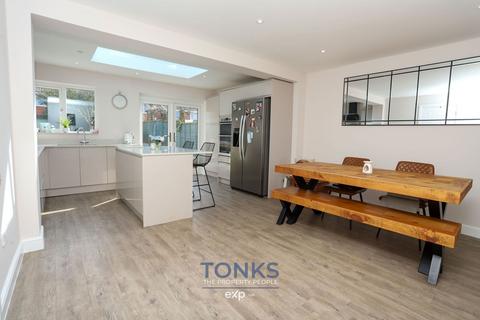 10 Collins Close, Quinton, Birmingham, B32 1BN
