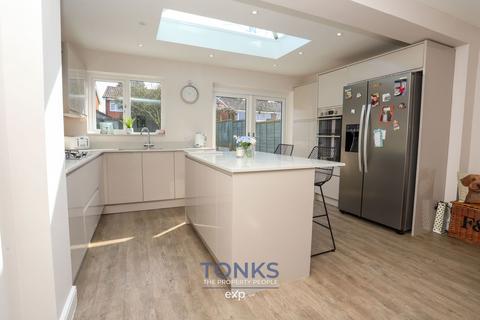 10 Collins Close, Quinton, Birmingham, B32 1BN