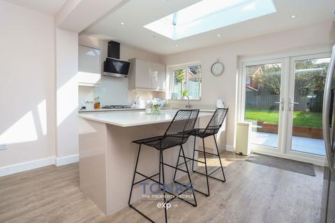 10 Collins Close, Quinton, Birmingham, B32 1BN