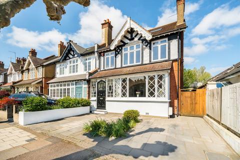 Christchurch Avenue, London N12
