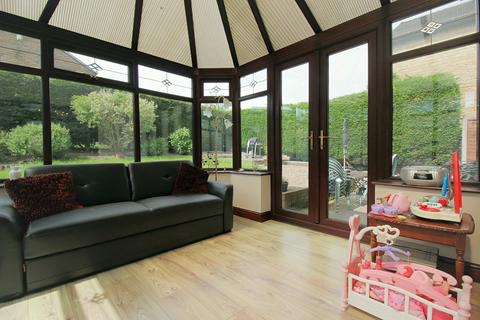 4 bedroom detached house for sale, Sandal Magna, Halifax, HX3