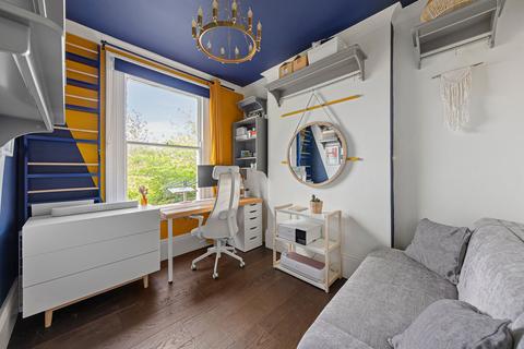 14b Gatestone Road, London, SE19 3AT