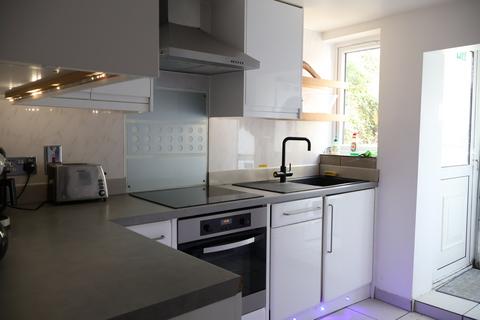 4 bedroom terraced house for sale, Ravensbourne Road, London SE6