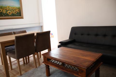 4 bedroom terraced house for sale, Ravensbourne Road, London SE6