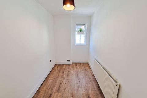 2 bedroom maisonette for sale, Park chase, Wembley, HA9