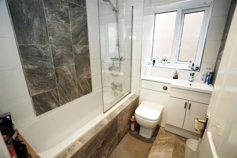 8 Butterwick Fields, Horwich, Bolton, BL6 5GZ