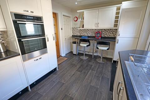 10 Myrtle Grove, Barnoldswick, BB18 6AF