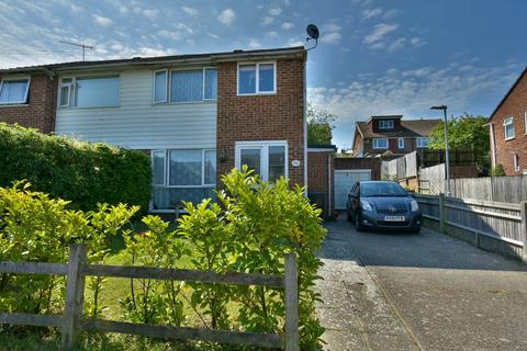 16 Ian Close, Bexhill-on-sea, TN40 2RL