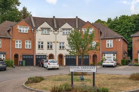 4 Royal Crescent, Winchester, SO22 5GR