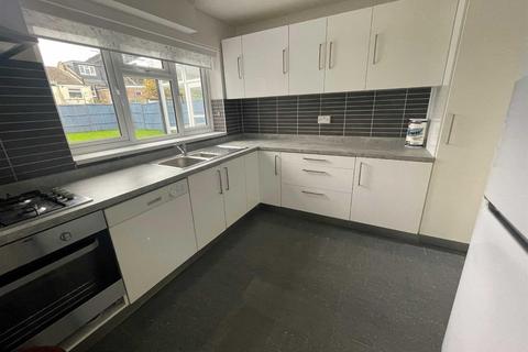 5 bedroom detached house to rent, Essex Park, West Finchley