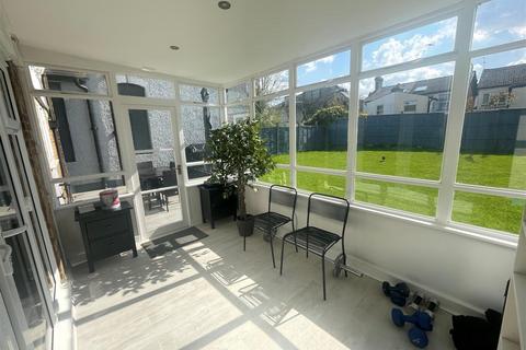 5 bedroom detached house to rent, Essex Park, West Finchley