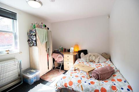 4 bedroom ground floor flat to rent, 226a North Sherwood Street, Nottingham NG1