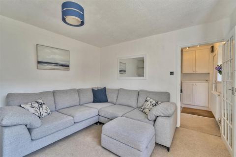62 Caernarvon Road, Keynsham, Bristol, BS31 2PE