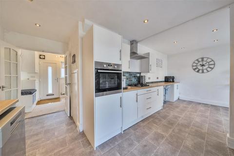 62 Caernarvon Road, Keynsham, Bristol, BS31 2PE