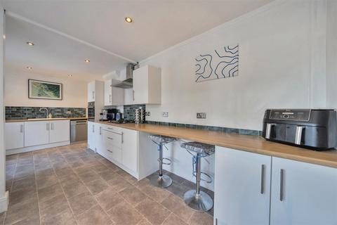 62 Caernarvon Road, Keynsham, Bristol, BS31 2PE