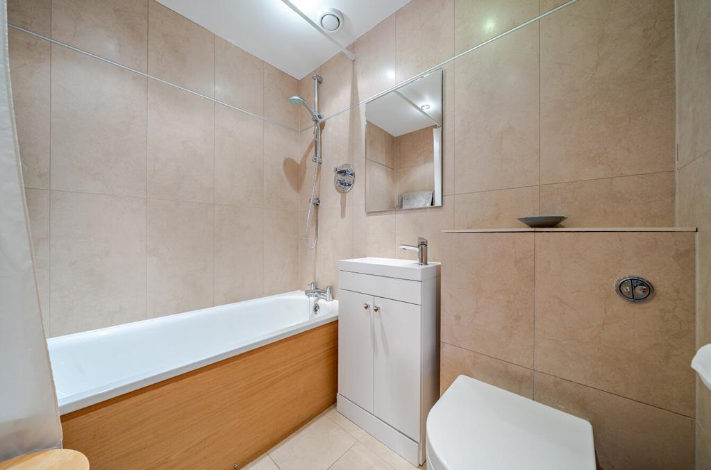En-Suite Bathroom