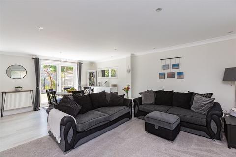61 Olivers Mill, New Ash Green, Longfield, DA3 8RF