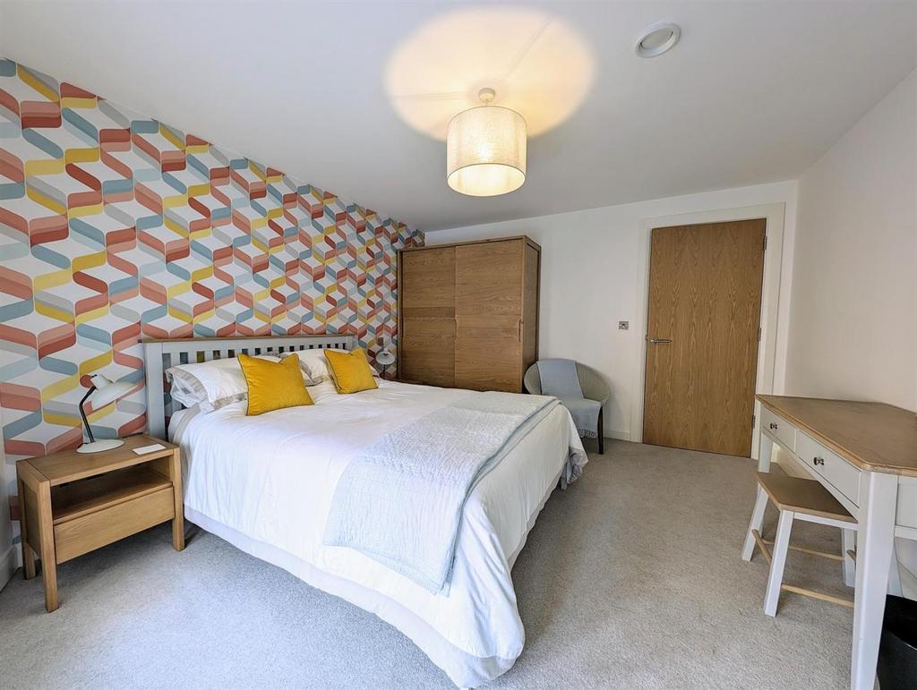 Bedroom 1.jpg