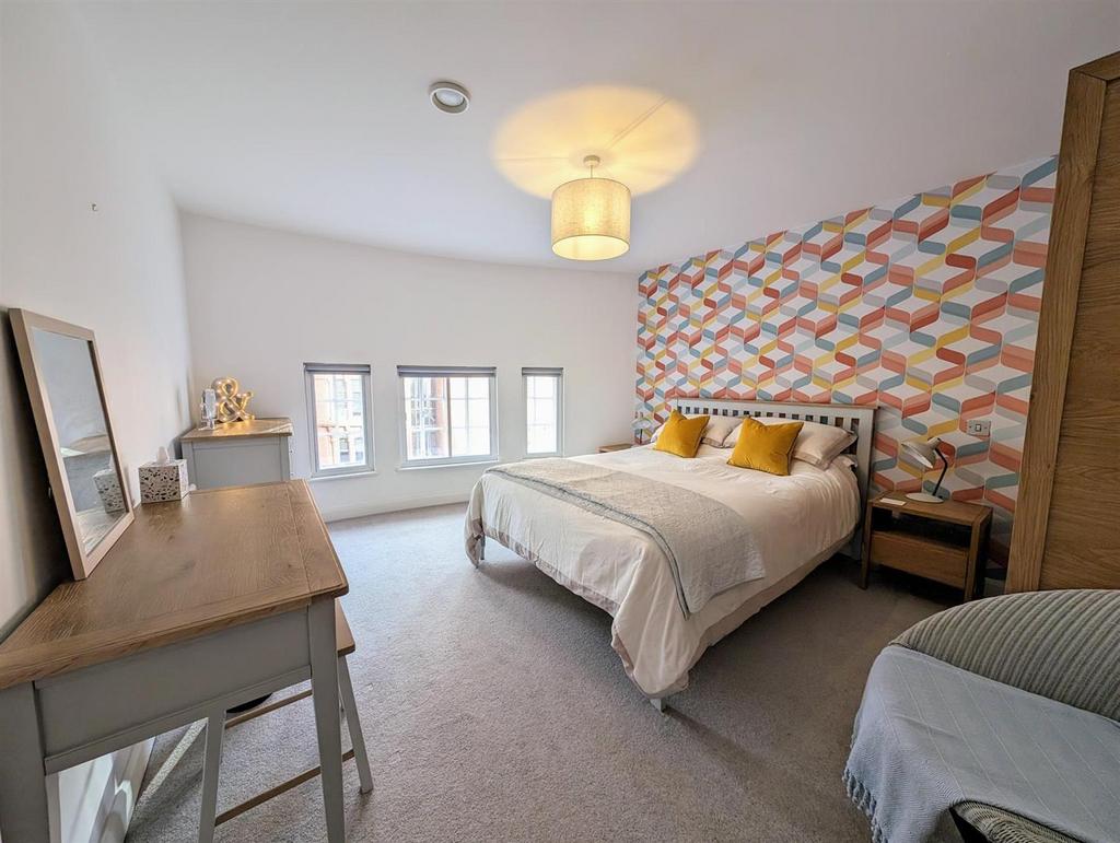 Bedroom 1.jpg