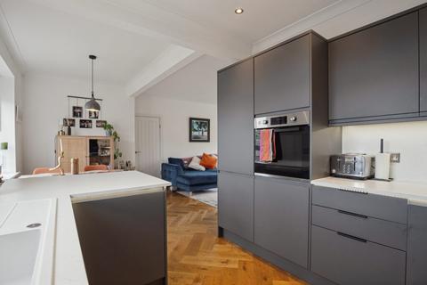 2 bedroom flat for sale, Winton Drive, Kelvinside, G12 0QB