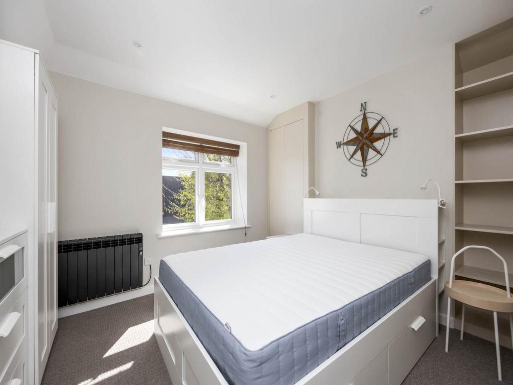 Bedroom 1a