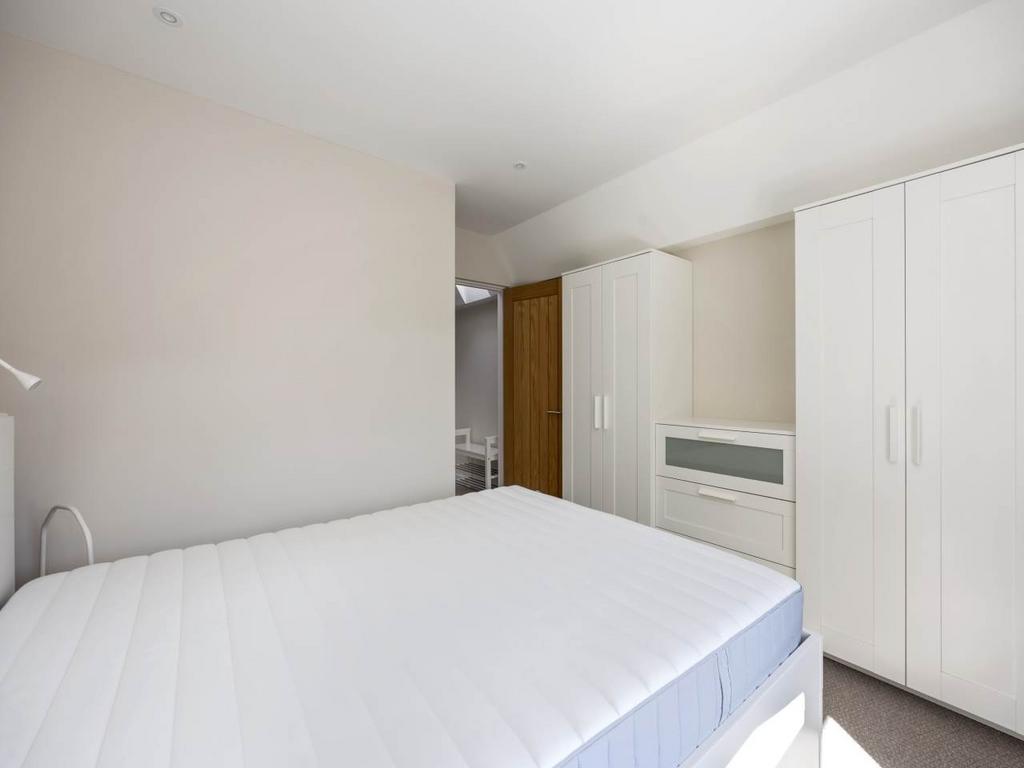 Bedroom 1c
