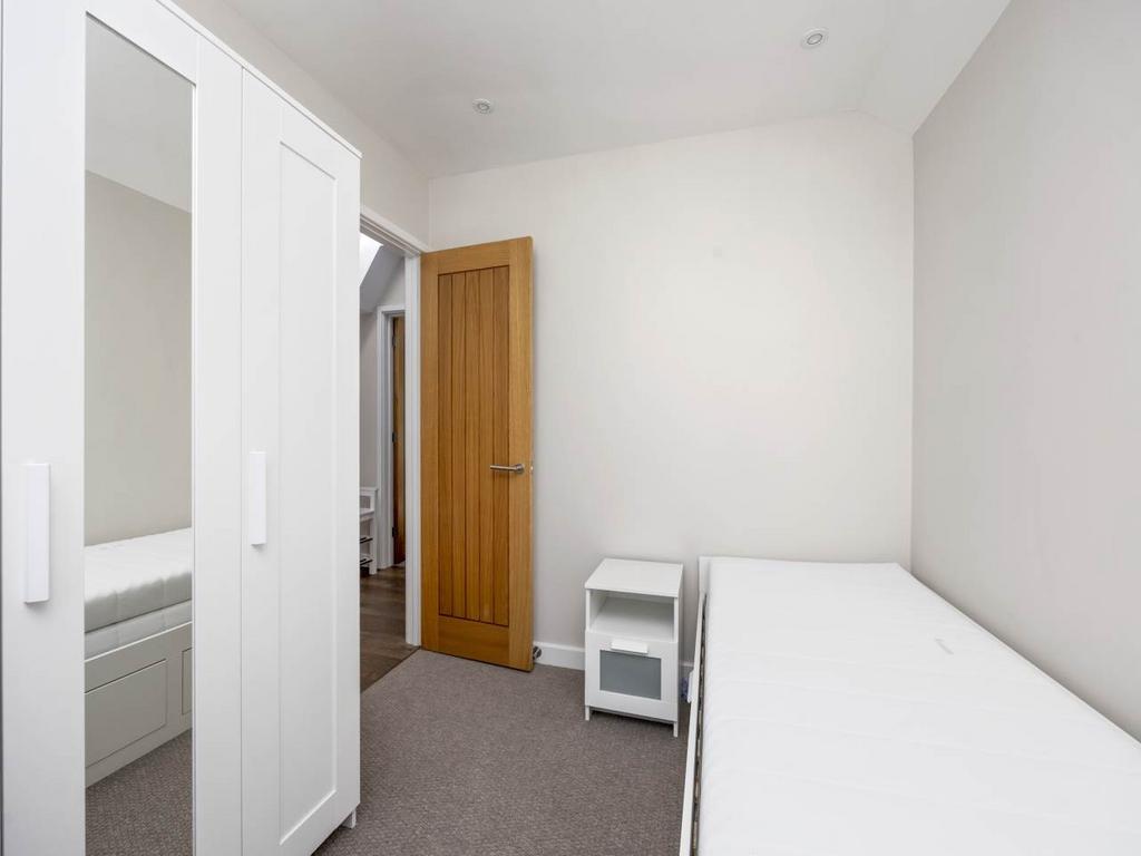 Bedroom 2b