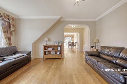 4 bedroom semi-detached bungalow for sale, Hood Road, Rainham, RM13
