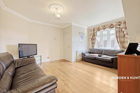 4 bedroom semi-detached bungalow for sale, Hood Road, Rainham, RM13