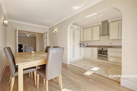 4 bedroom semi-detached bungalow for sale, Hood Road, Rainham, RM13
