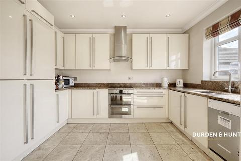 4 bedroom semi-detached bungalow for sale, Hood Road, Rainham, RM13
