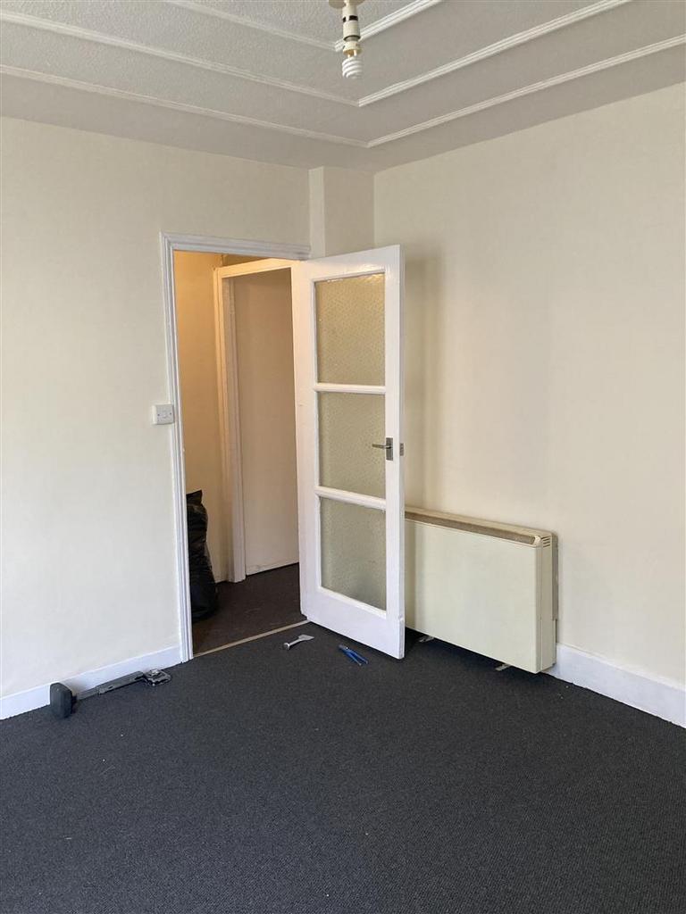 14 wesbrook bedroom 3.JPG