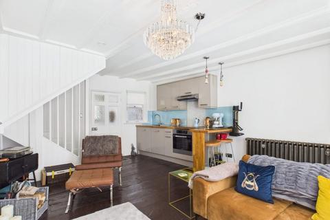 3 bedroom cottage for sale, George House, 10a Grape Lane