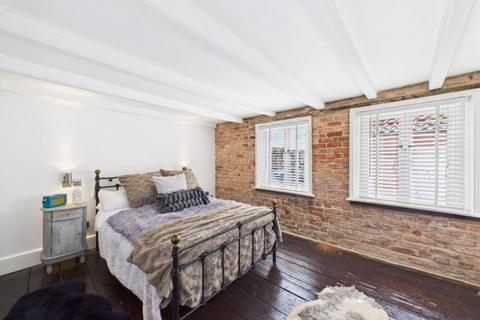 3 bedroom cottage for sale, George House, 10a Grape Lane