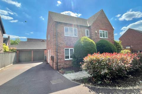 4 bedroom detached house for sale, Farnell Drive, Stratford-upon-Avon