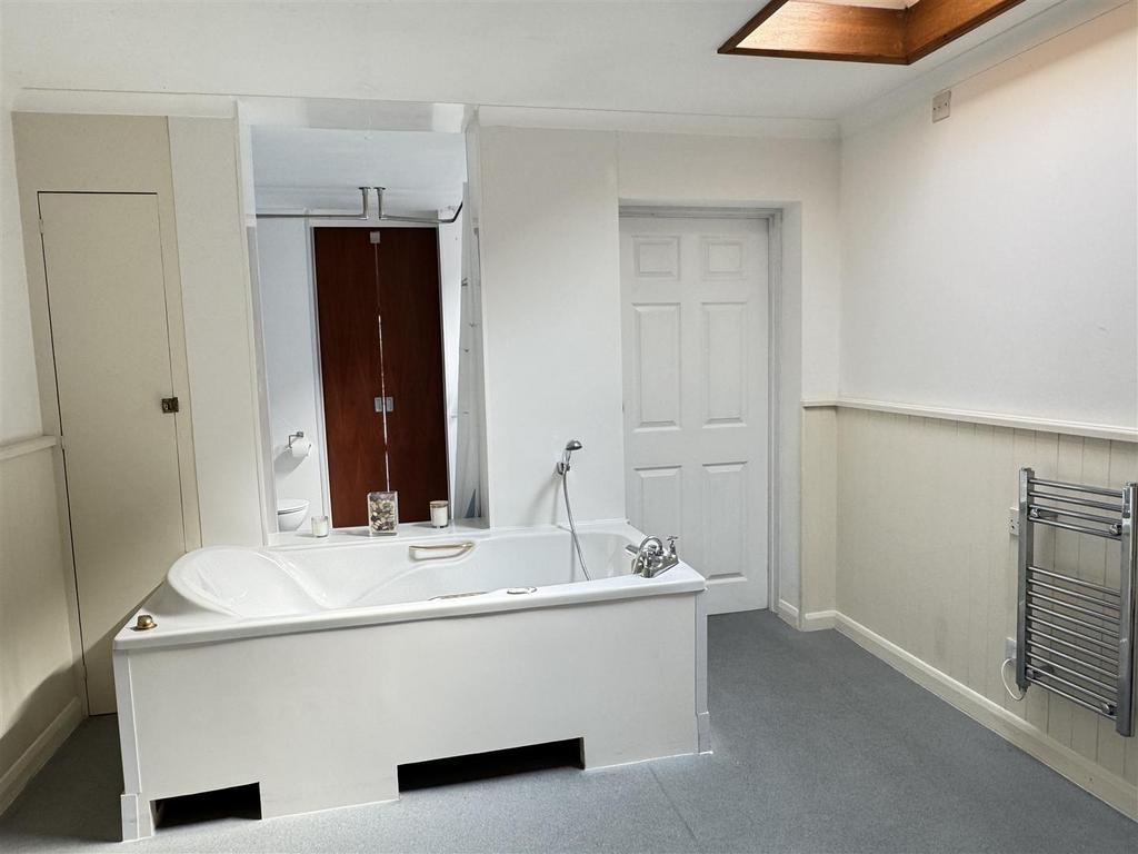 Ground Floor Bathroom